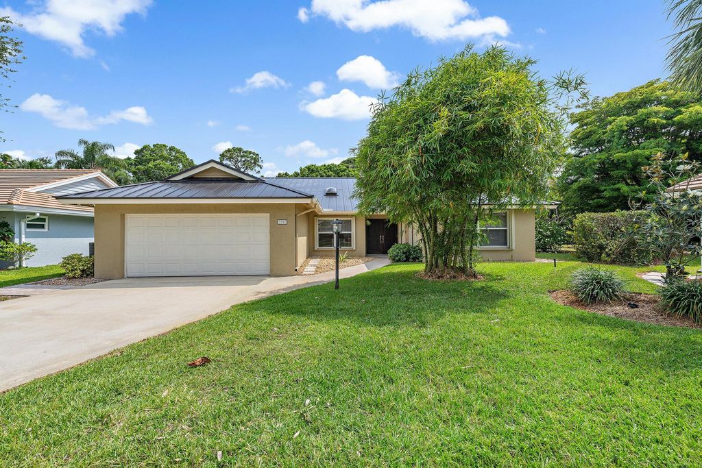 Photo of 5792 Marblewood Court, Jupiter, FL 33458 (MLS # R10981686)