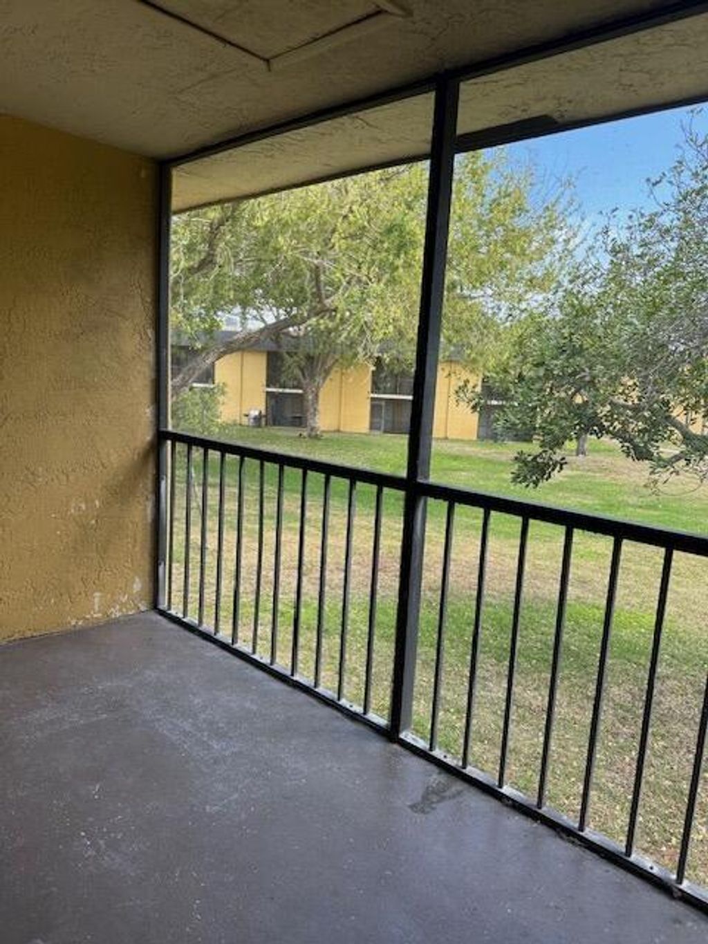 Photo of 915 Meadows Circle, Boynton Beach, FL 33436 (MLS # R11086666)