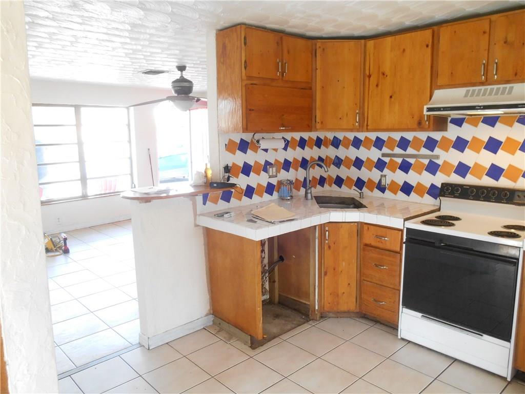 Cresthaven 3 37-11 B - Residential