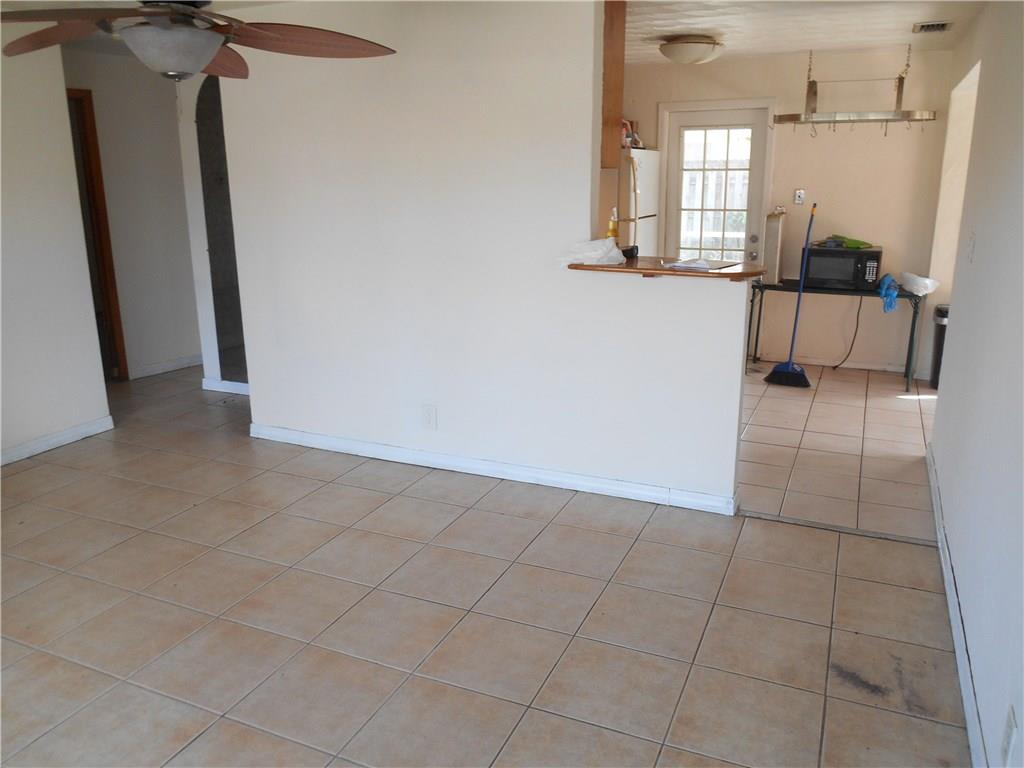 Cresthaven 3 37-11 B - Residential