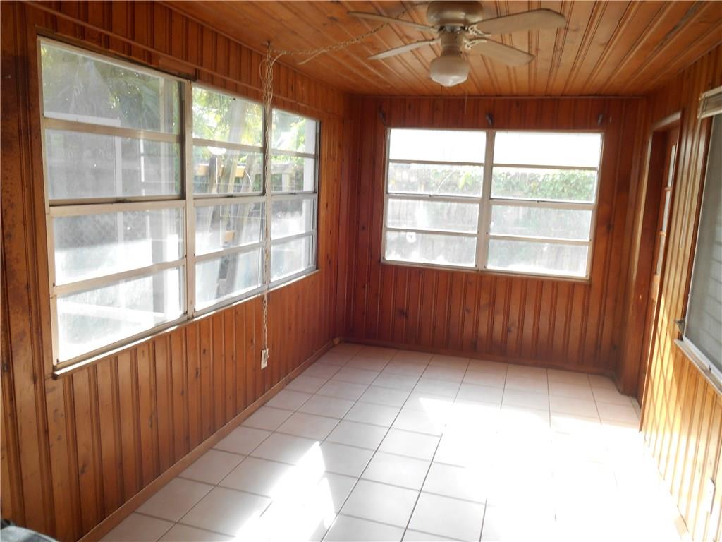 Cresthaven 3 37-11 B - Residential