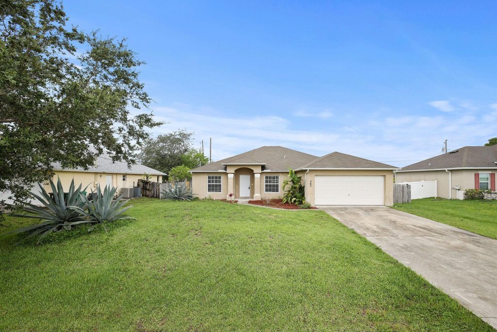 Photo of 565 SW Undallo Rd, Port St Lucie, FL 34953 (MLS # F10512713)