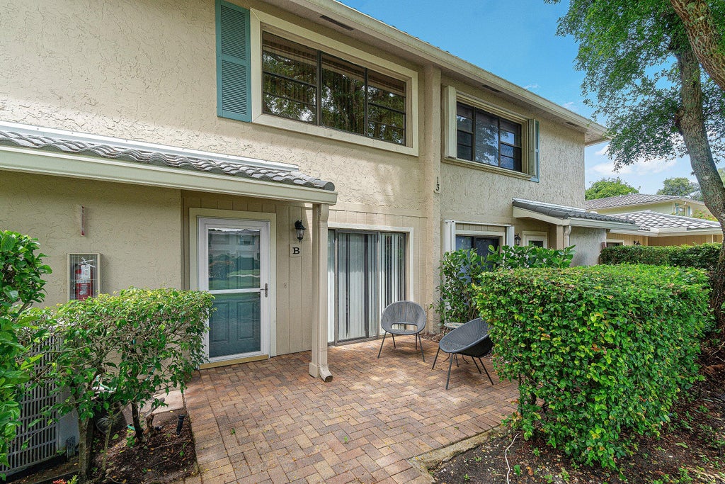 Photo of 13 WESTGATE Lane #13B, Boynton Beach, FL 33436 (MLS # B26077948)