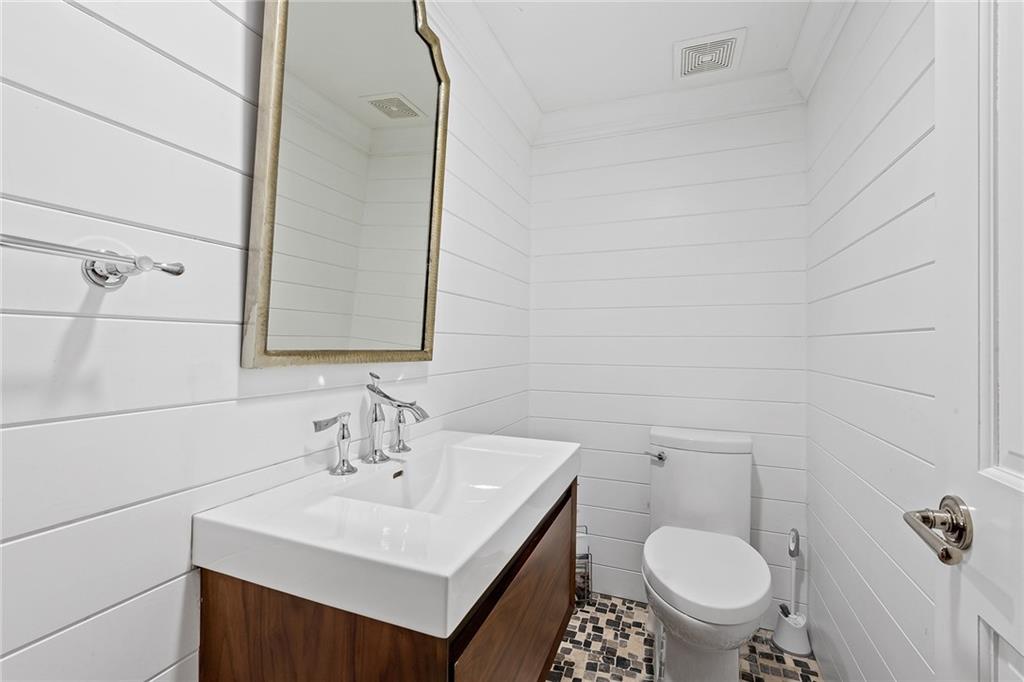 Riviera 6-17 B - Residential