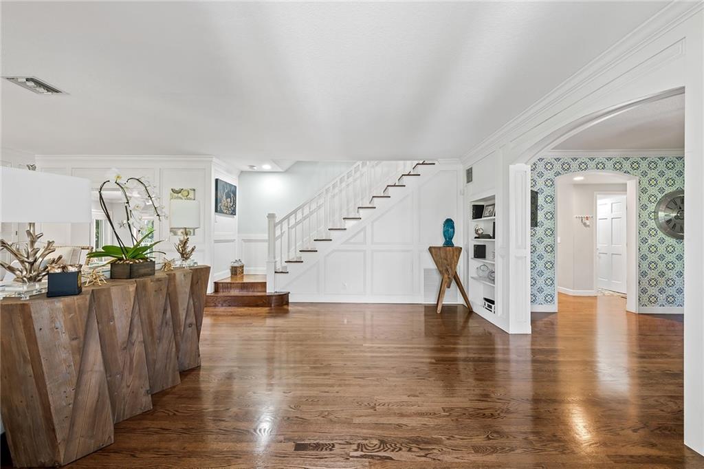 Riviera 6-17 B - Residential