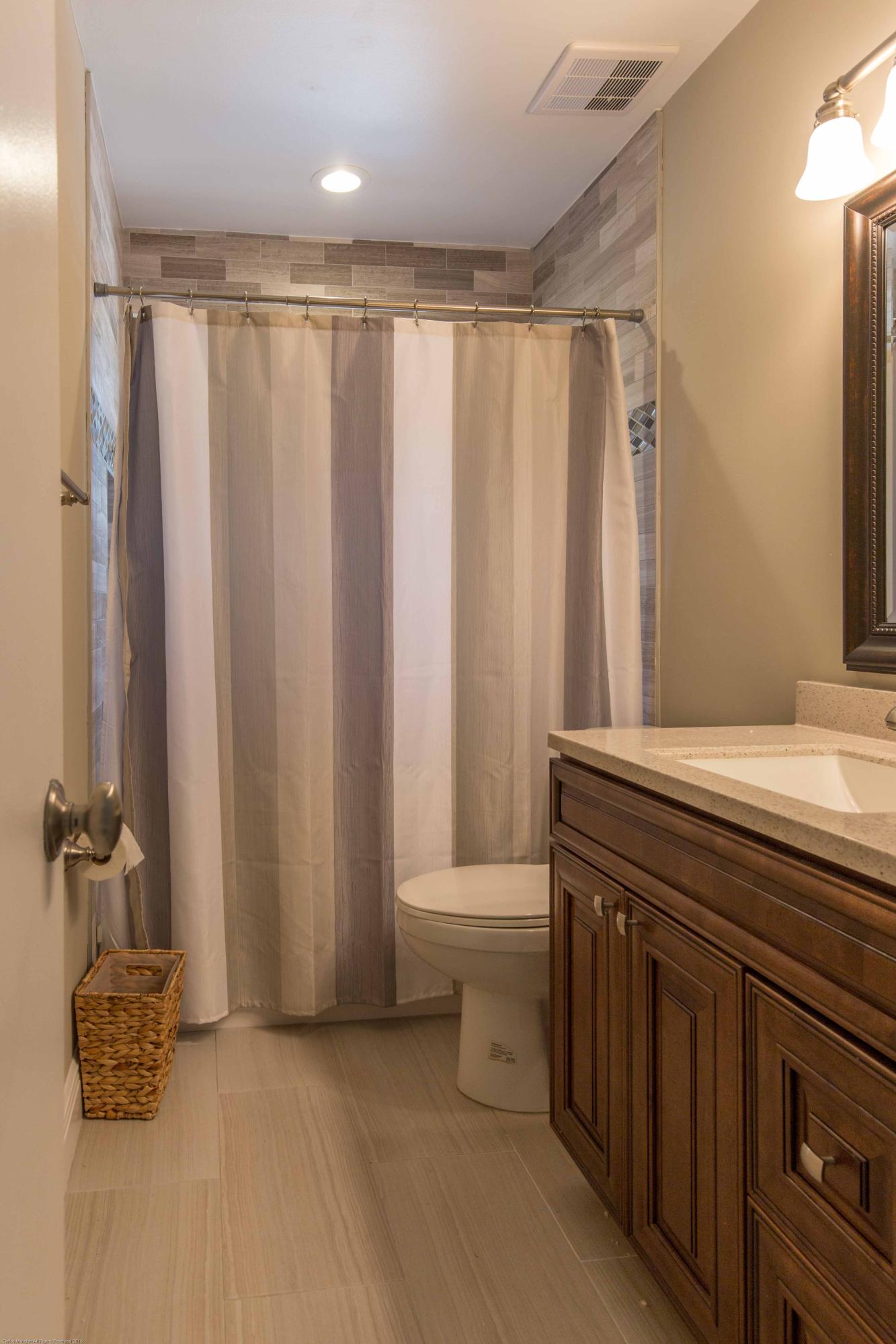 MEADOWLAND COVE 1 OF WELLINGTON - Residential Lease