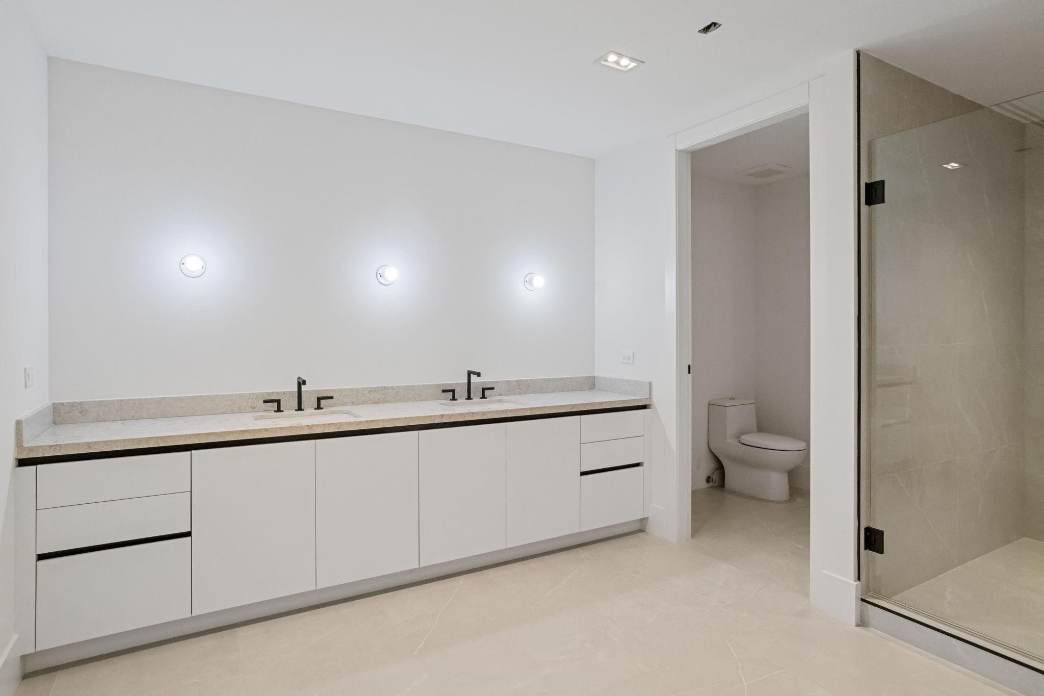 160 Marina Bay - Residential