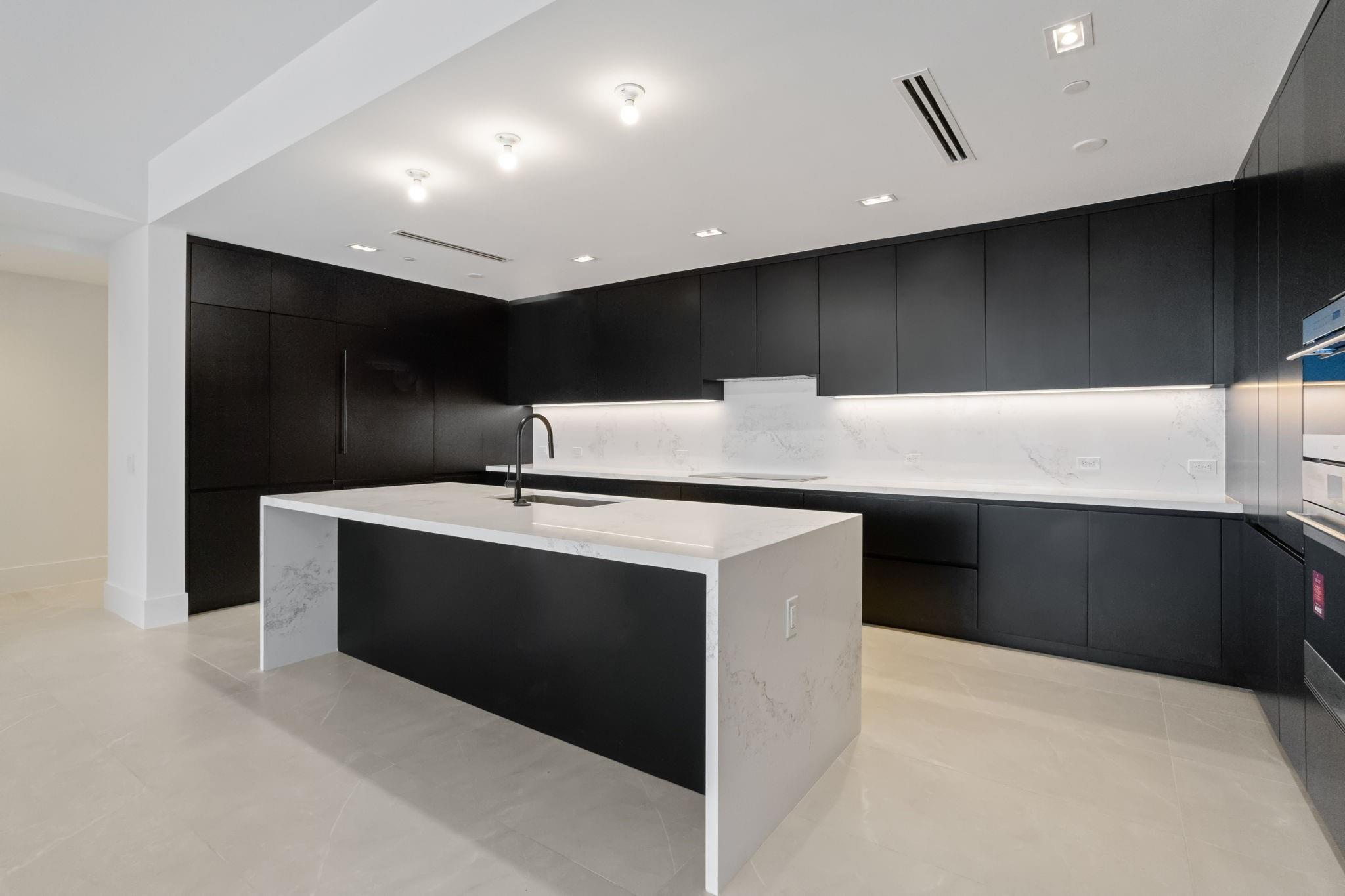 160 Marina Bay - Residential