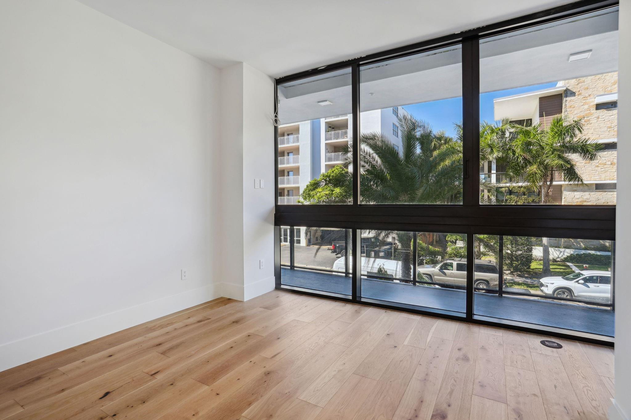 160 Marina Bay - Residential