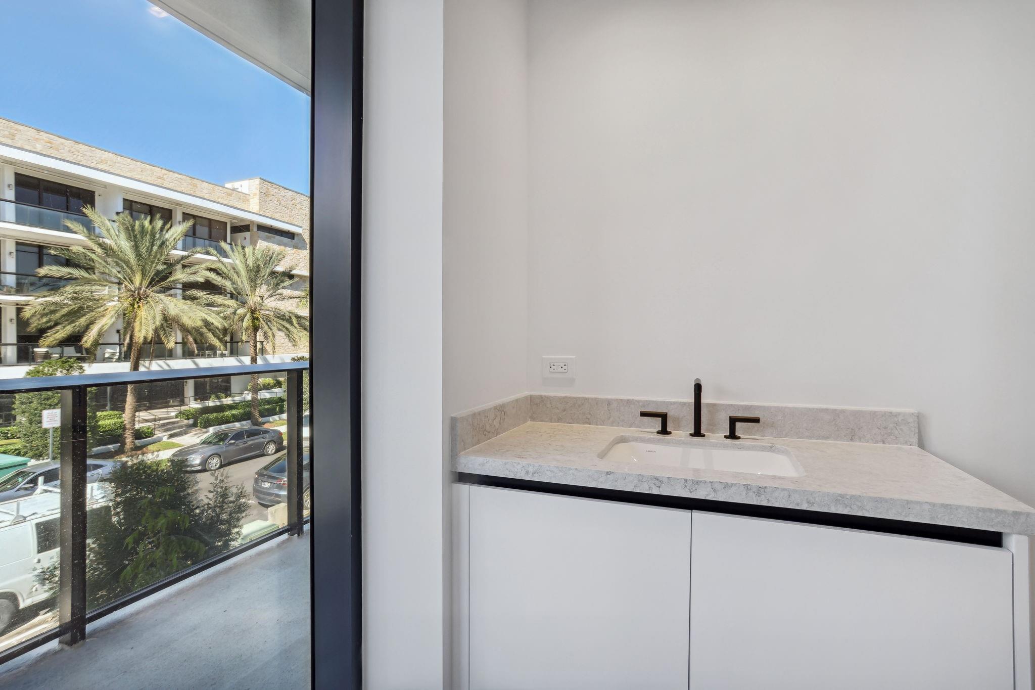 160 Marina Bay - Residential