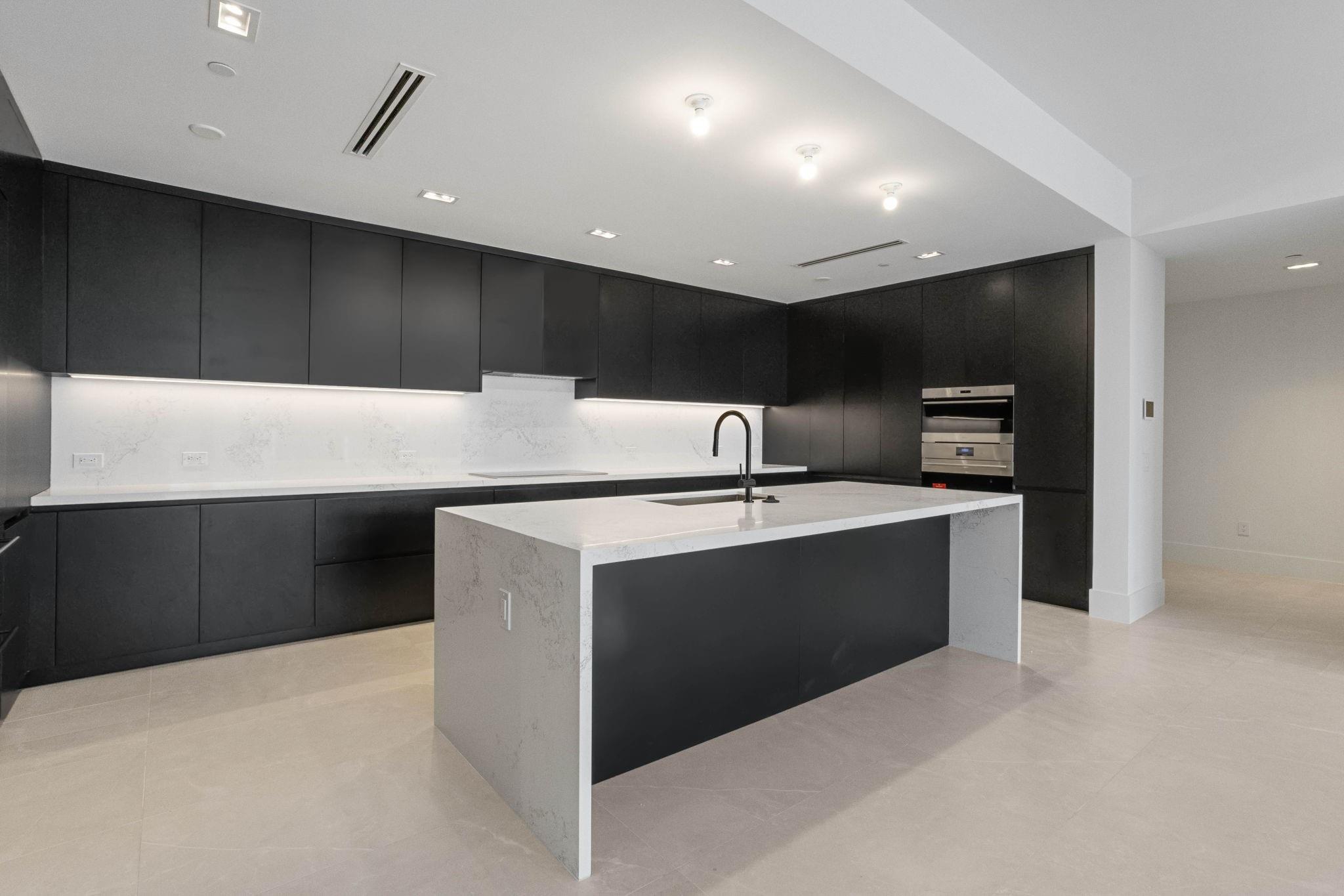 160 Marina Bay - Residential