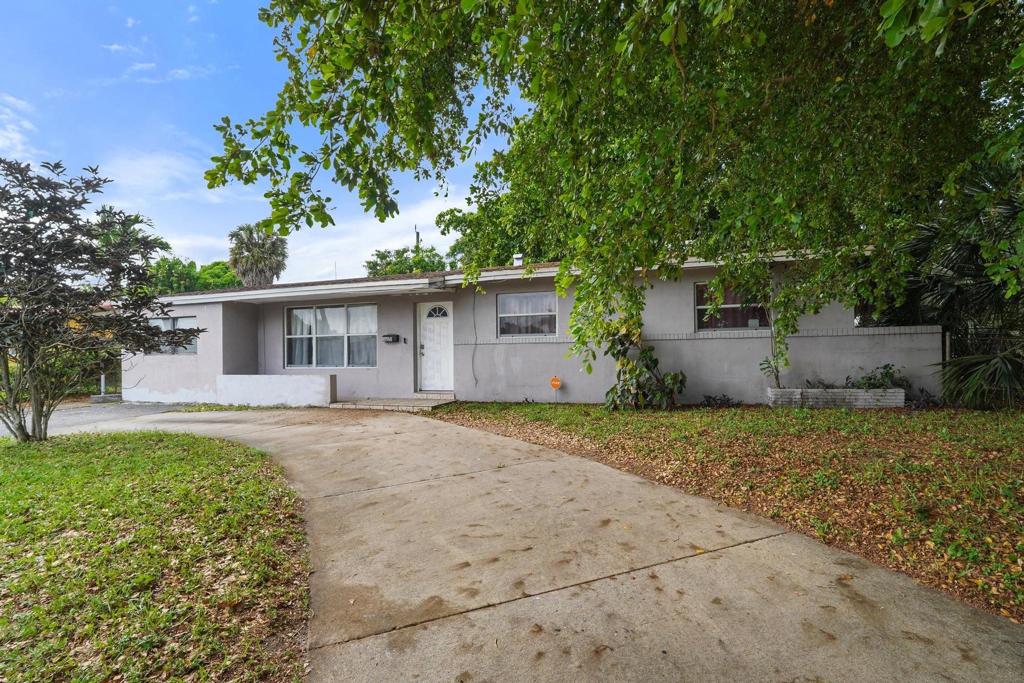 3621 NW 6th Pl