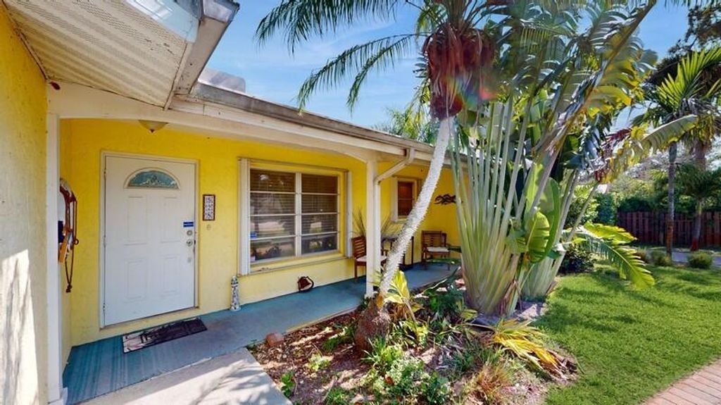 Photo of 528 SW Hidden River Avenue, Palm City, FL 34990 (MLS # R10990305)