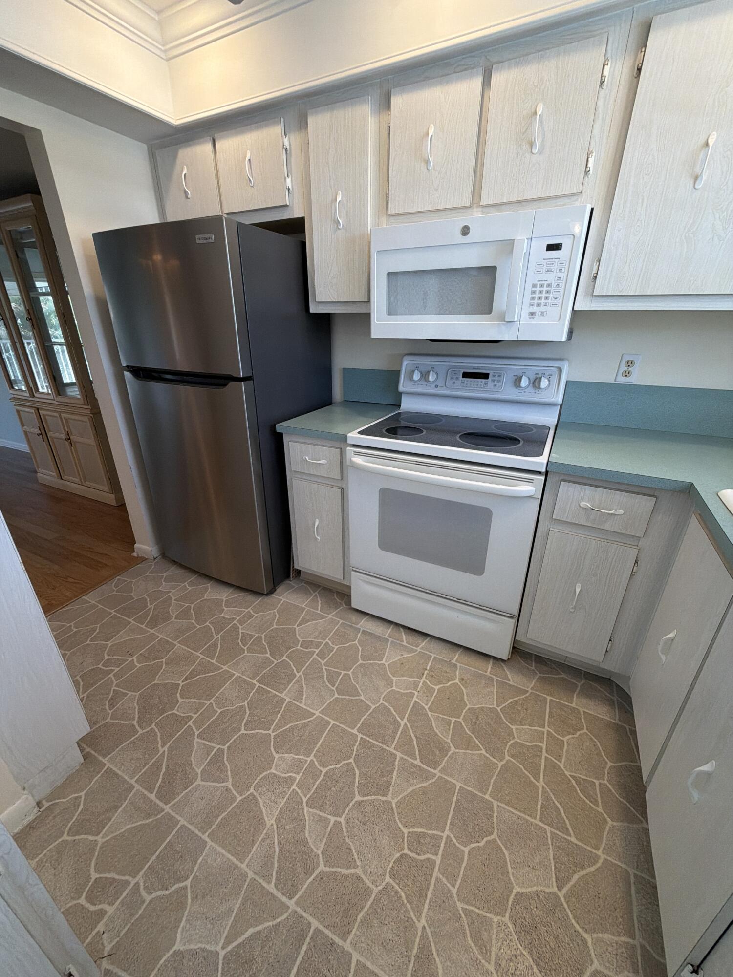 LITTLE CLUB CONDO - Residential