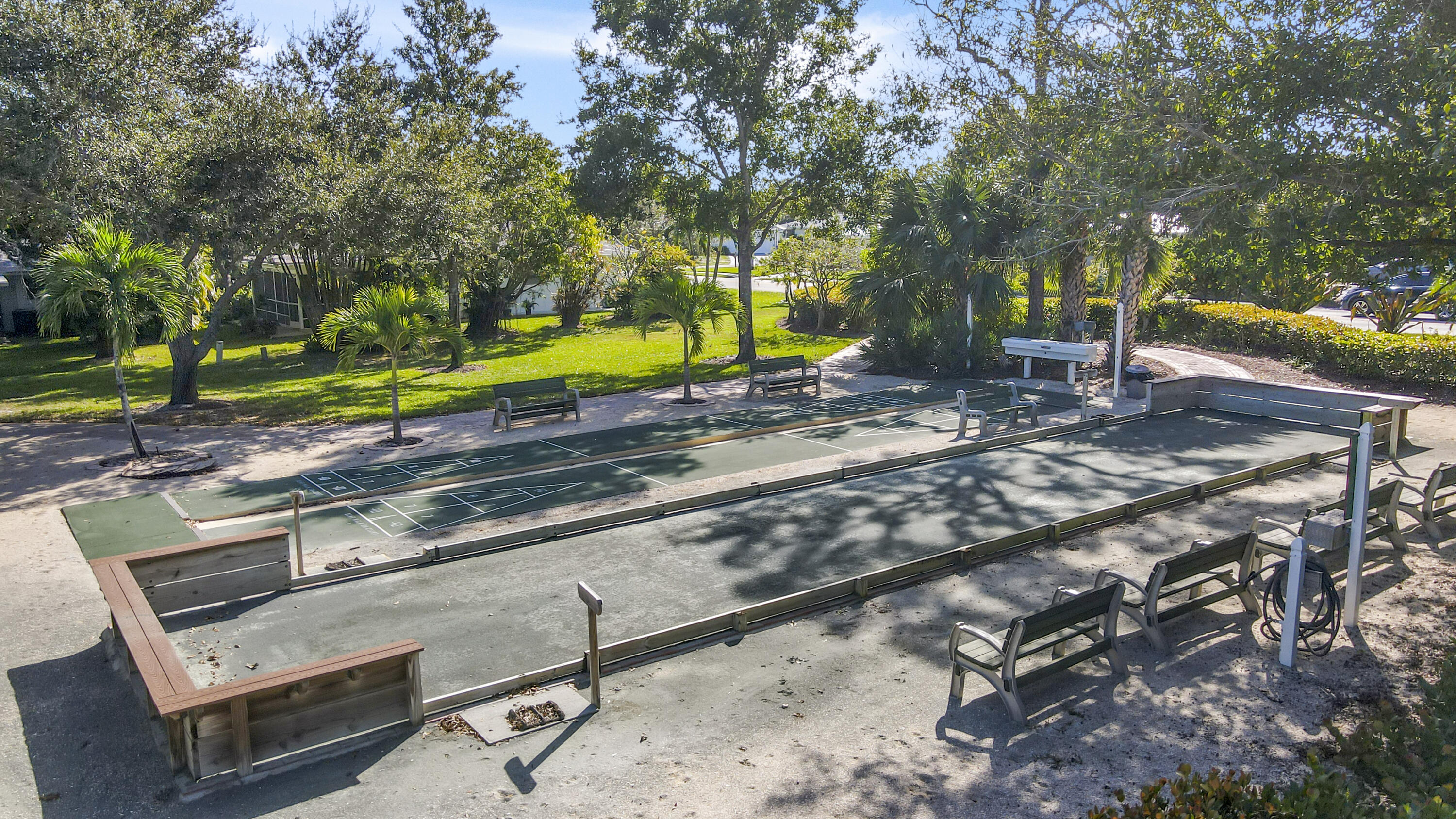 LITTLE CLUB CONDO - Residential