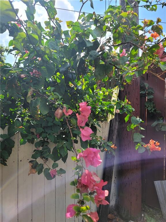 Cresthaven 2 34-49 B - Residential