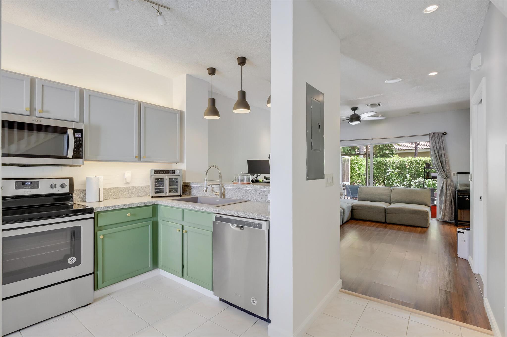 6936 Stoney Creek Circle