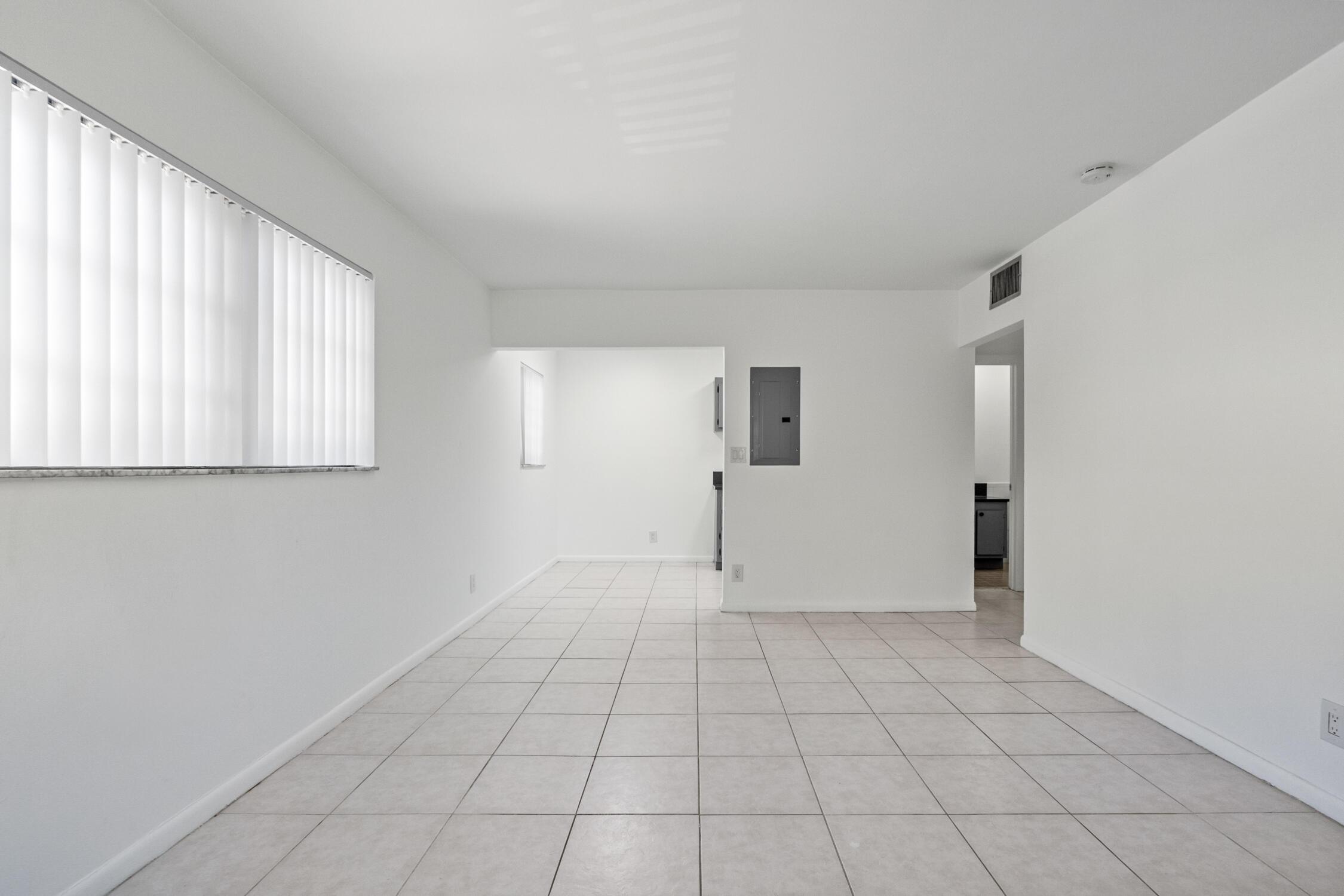 COUNTRY CLUB VILLAGE SEC E - Residential Lease