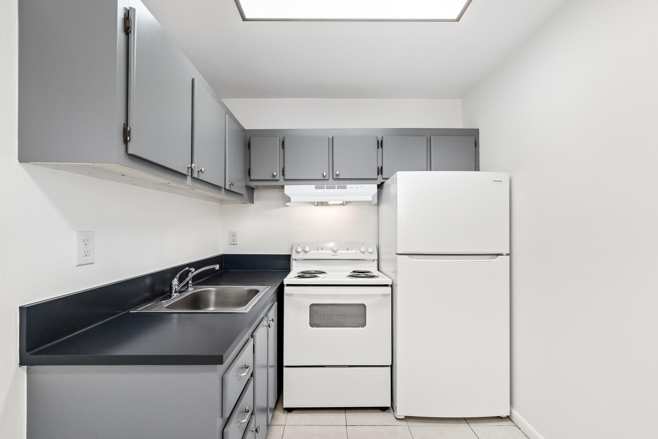 COUNTRY CLUB VILLAGE SEC E - Residential Lease