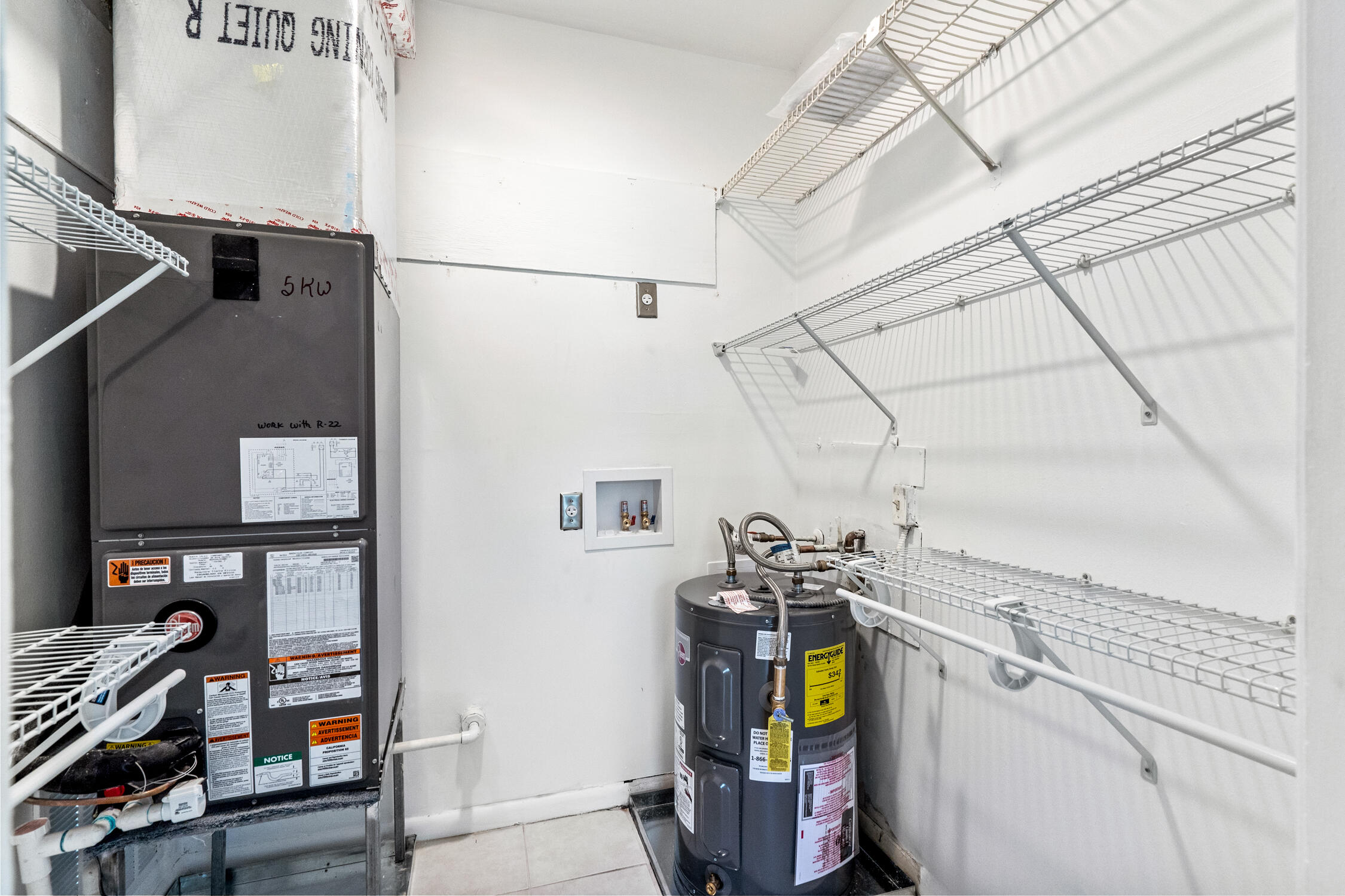 COUNTRY CLUB VILLAGE SEC E - Residential Lease