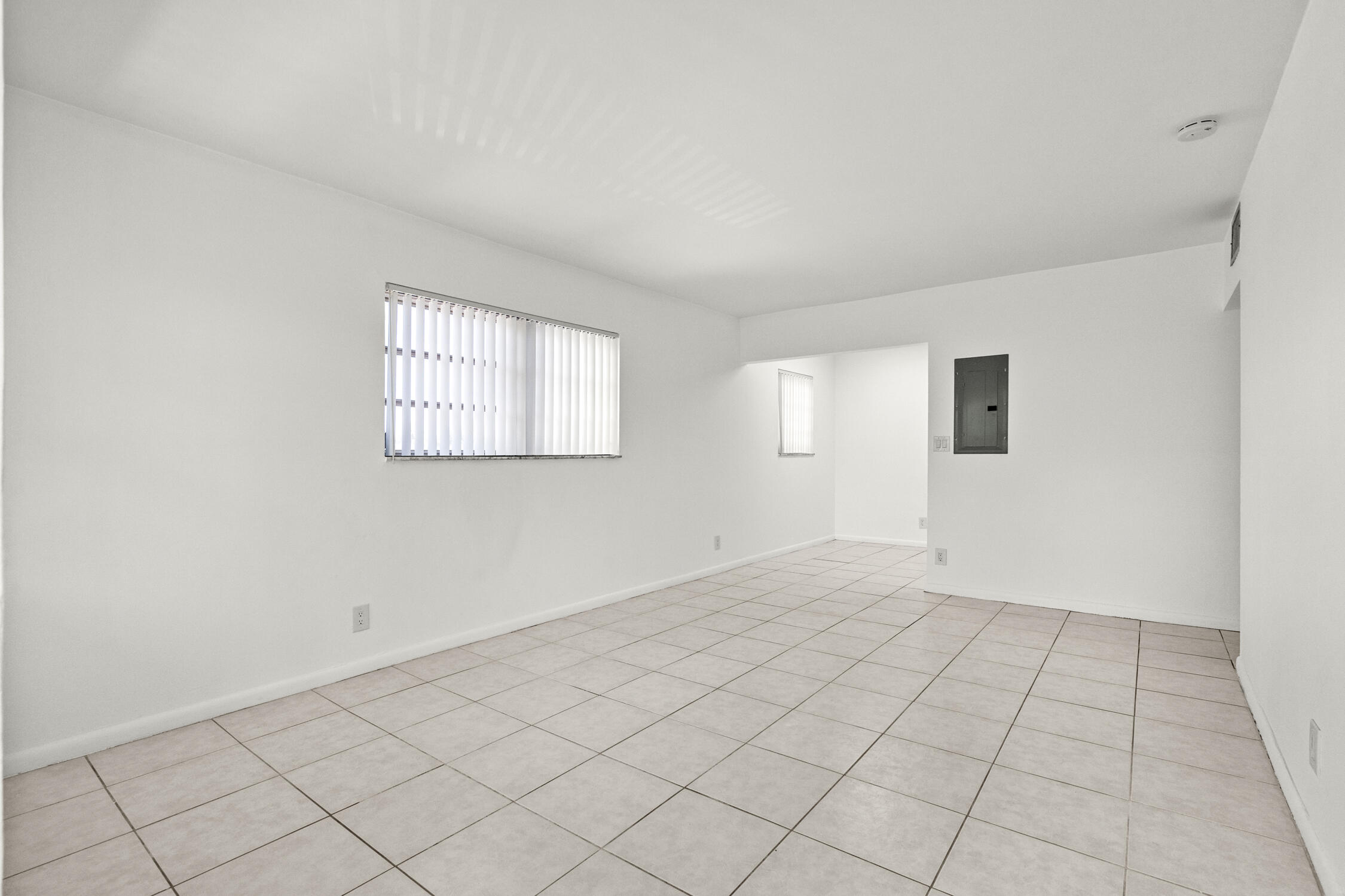 COUNTRY CLUB VILLAGE SEC E - Residential Lease