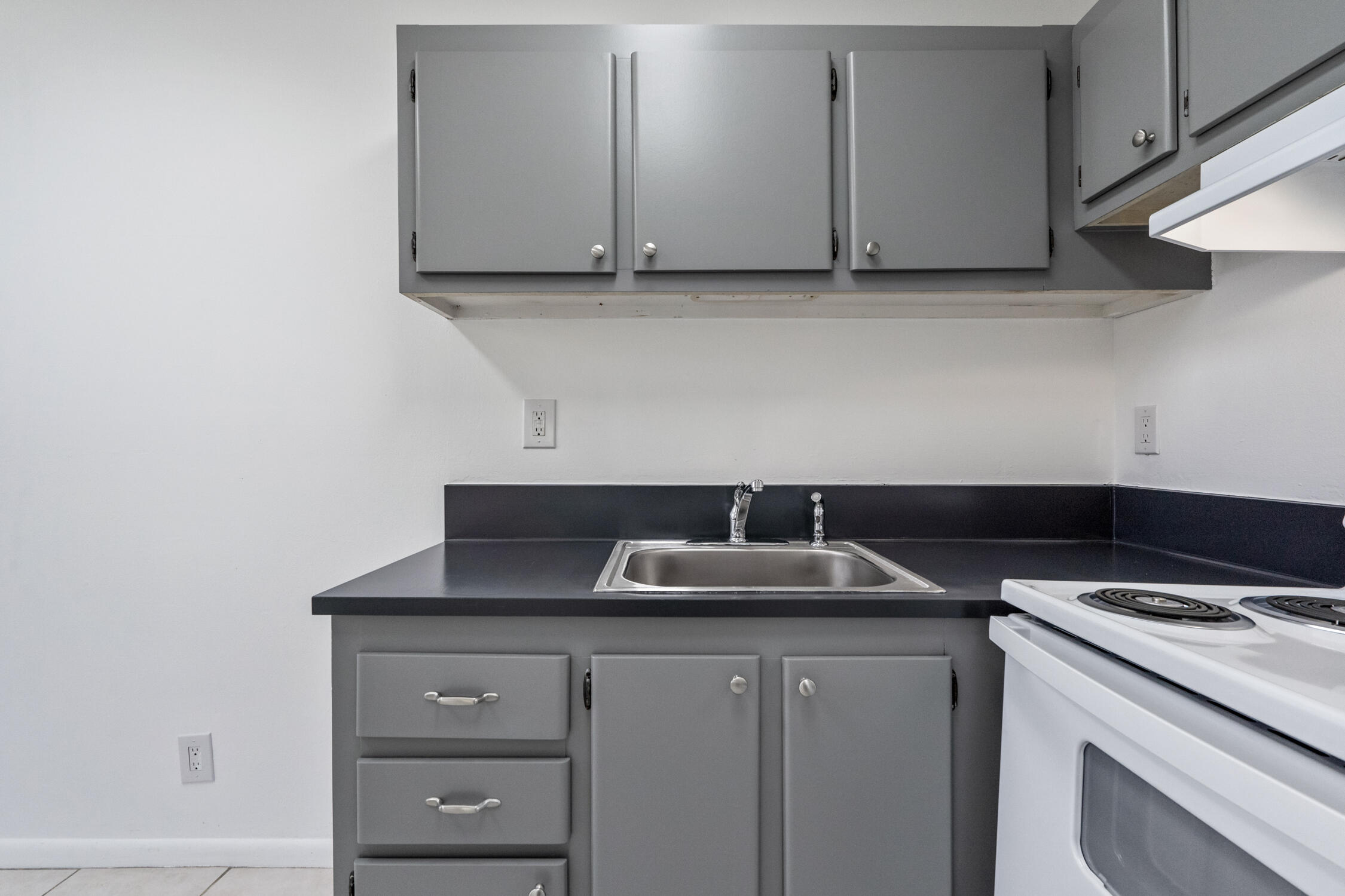 COUNTRY CLUB VILLAGE SEC E - Residential Lease