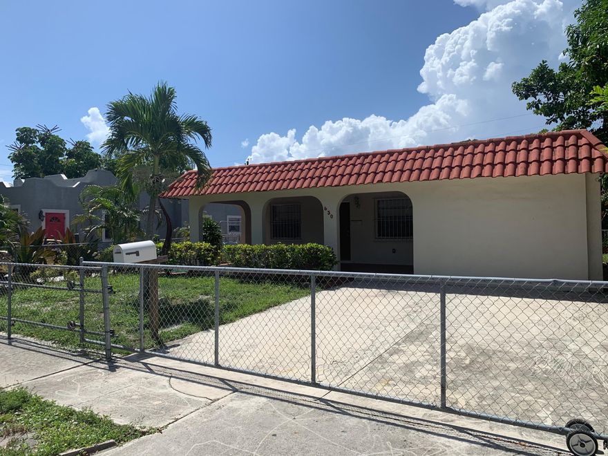 4 bedrooms and 2 bathrooms single-family home located near Forest Hill Blvd and I -95. Brand new kitchen with granite counter tops. Tile throughout. Upscale bathrooms. Central A/C. Fenced back yard with a large shed. Washer and dryer hook-up.