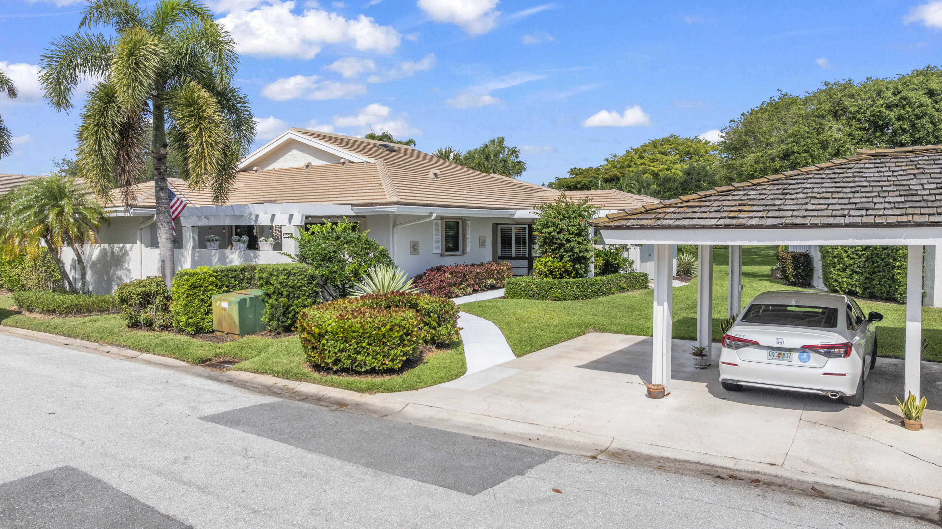 WINDWARD AT JONATHANS LANDING - Residential