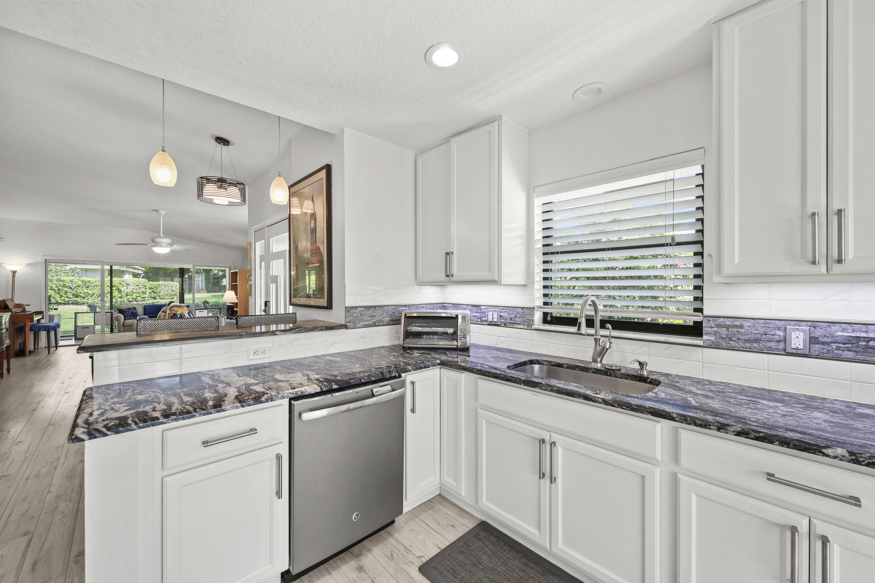 WINDWARD AT JONATHANS LANDING - Residential