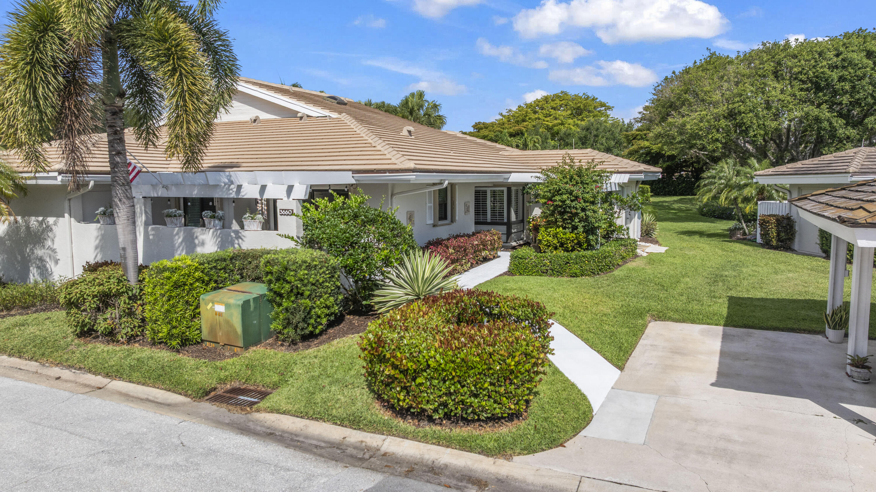 WINDWARD AT JONATHANS LANDING - Residential