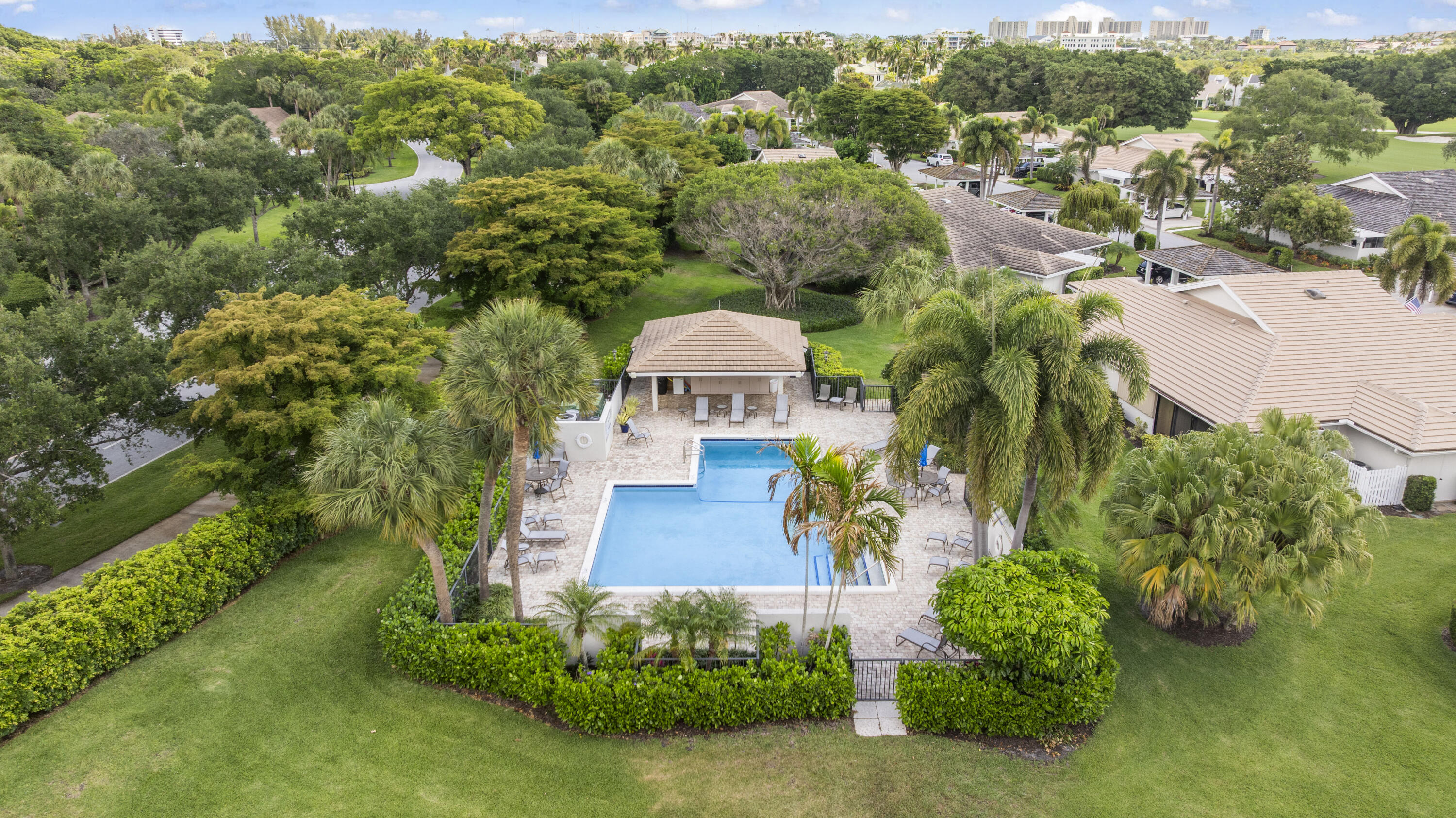 WINDWARD AT JONATHANS LANDING - Residential