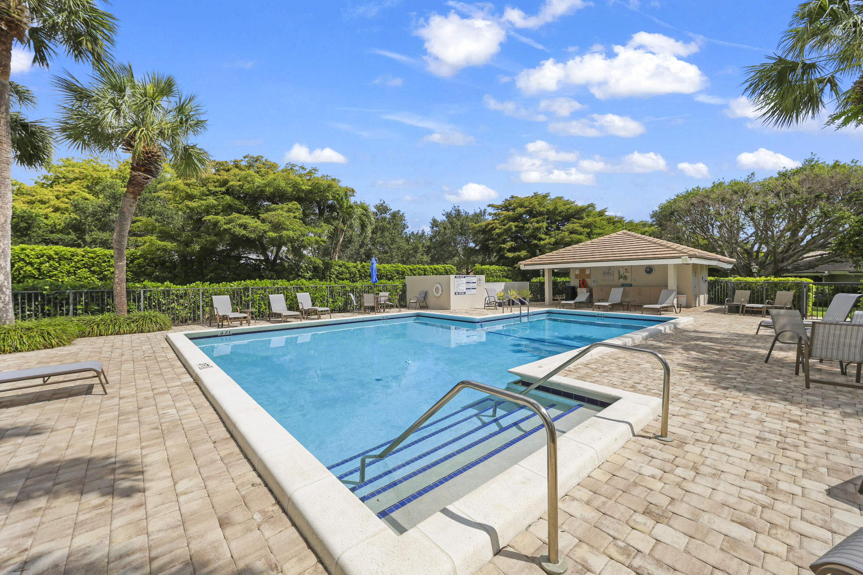 WINDWARD AT JONATHANS LANDING - Residential