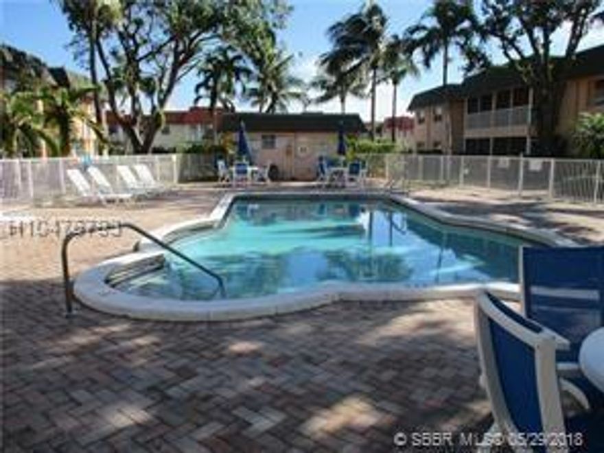 CUTE 1/1.5 LOCATED IN THE HEART OF DEERFIELD BEACH. JUST 5 MINUTES DRIVE TO THE PIER, RESTAURANTS AND SHOPPING! ON SITE GYM, WASHER & DRYER INSIDE UNIT AND 2 RELAXING POOLS. SURROUNDED BY LUSH TROPICAL LANDSCAPING!! IN CLOSE PROXIMITY TO BRAND NEW REMODELED WINN DIXIE, TARGET, I-95, SAWGRASS EXPRESSWAY AND MANY GREAT EATERIES. PETS WELCOME, INCLUDING LARGE DOGS!!