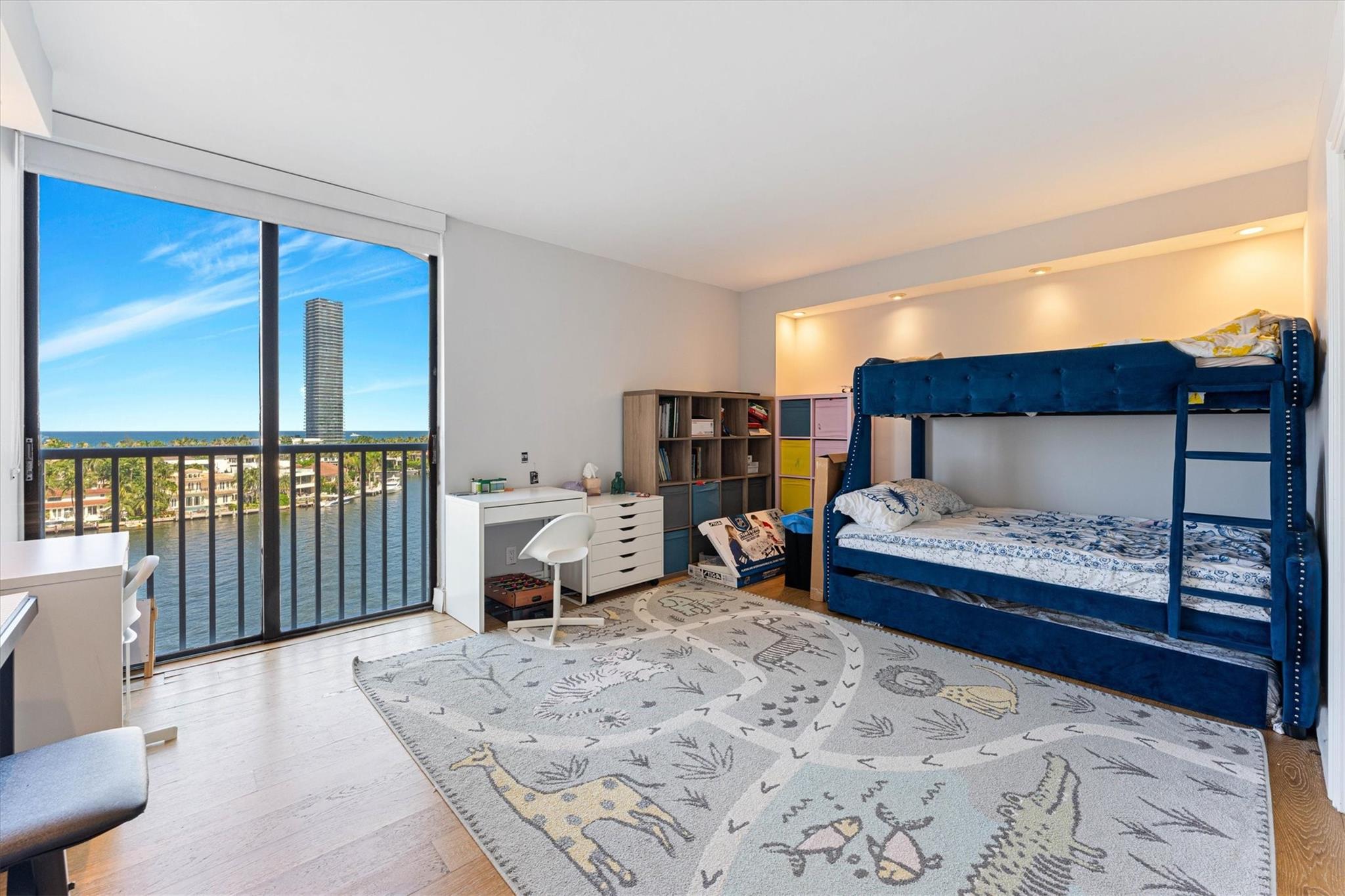 TURNBERRY NORTH TOWER - Residential Lease