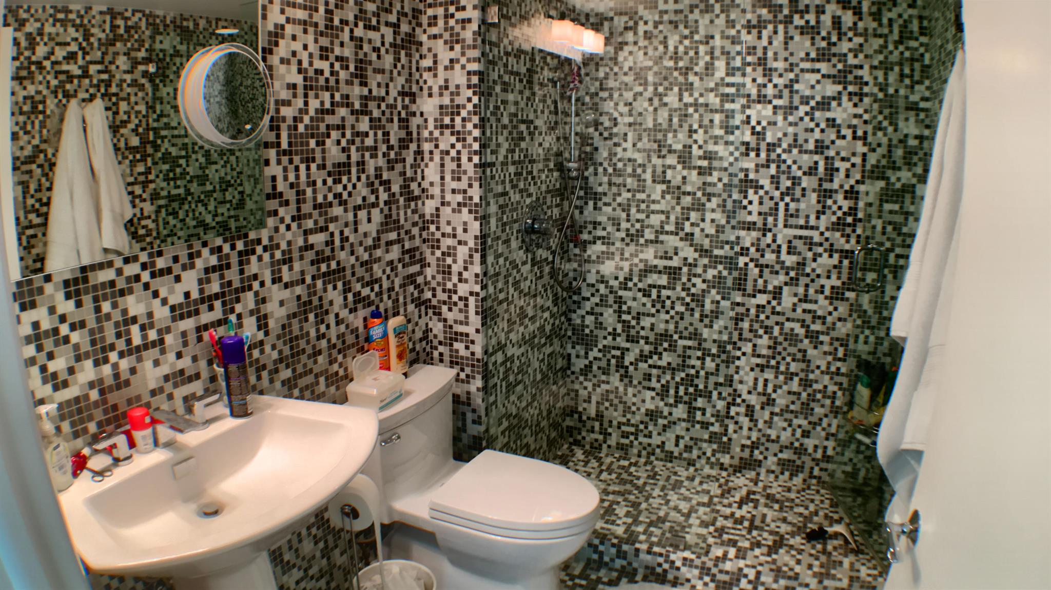 THE FLORIDIAN CONDO - Residential Lease