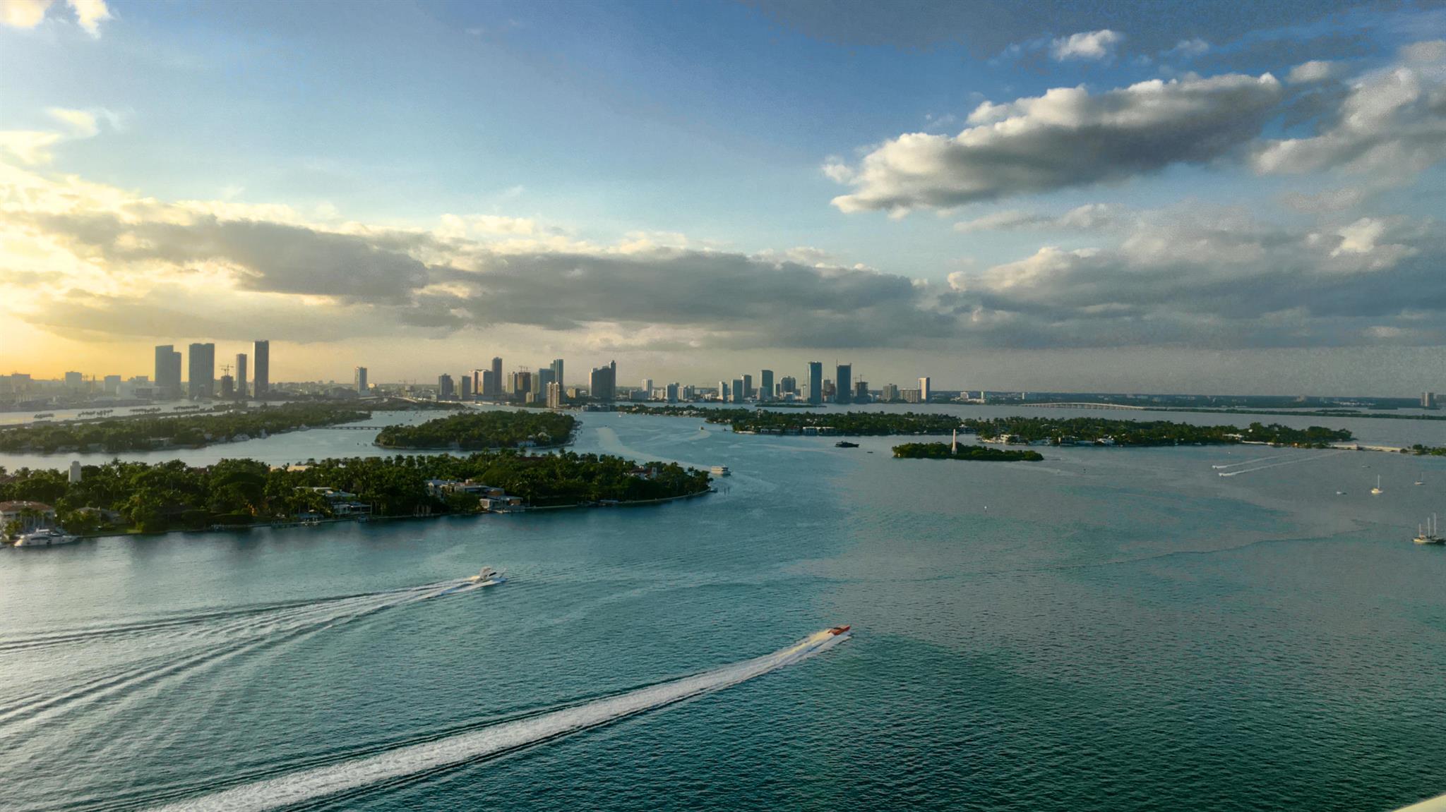 THE FLORIDIAN CONDO - Residential Lease