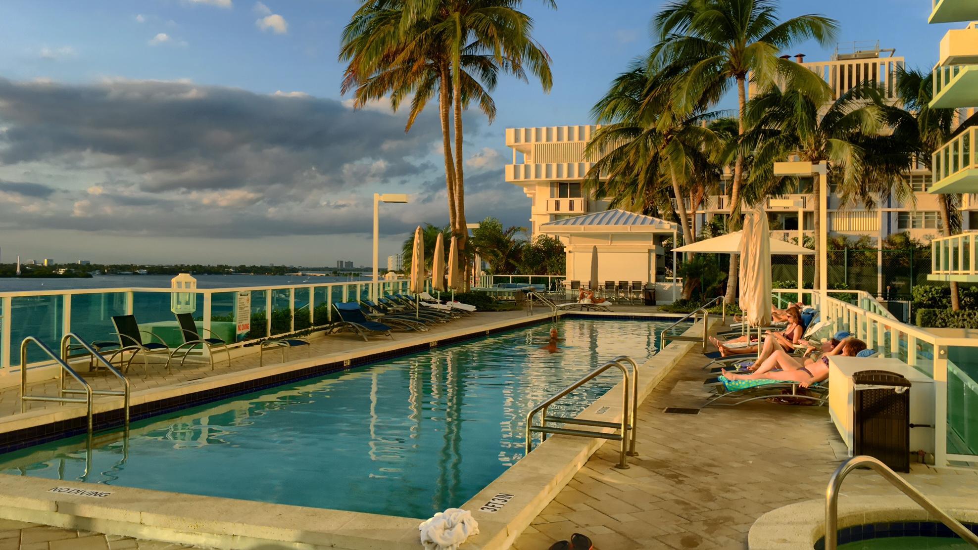THE FLORIDIAN CONDO - Residential Lease