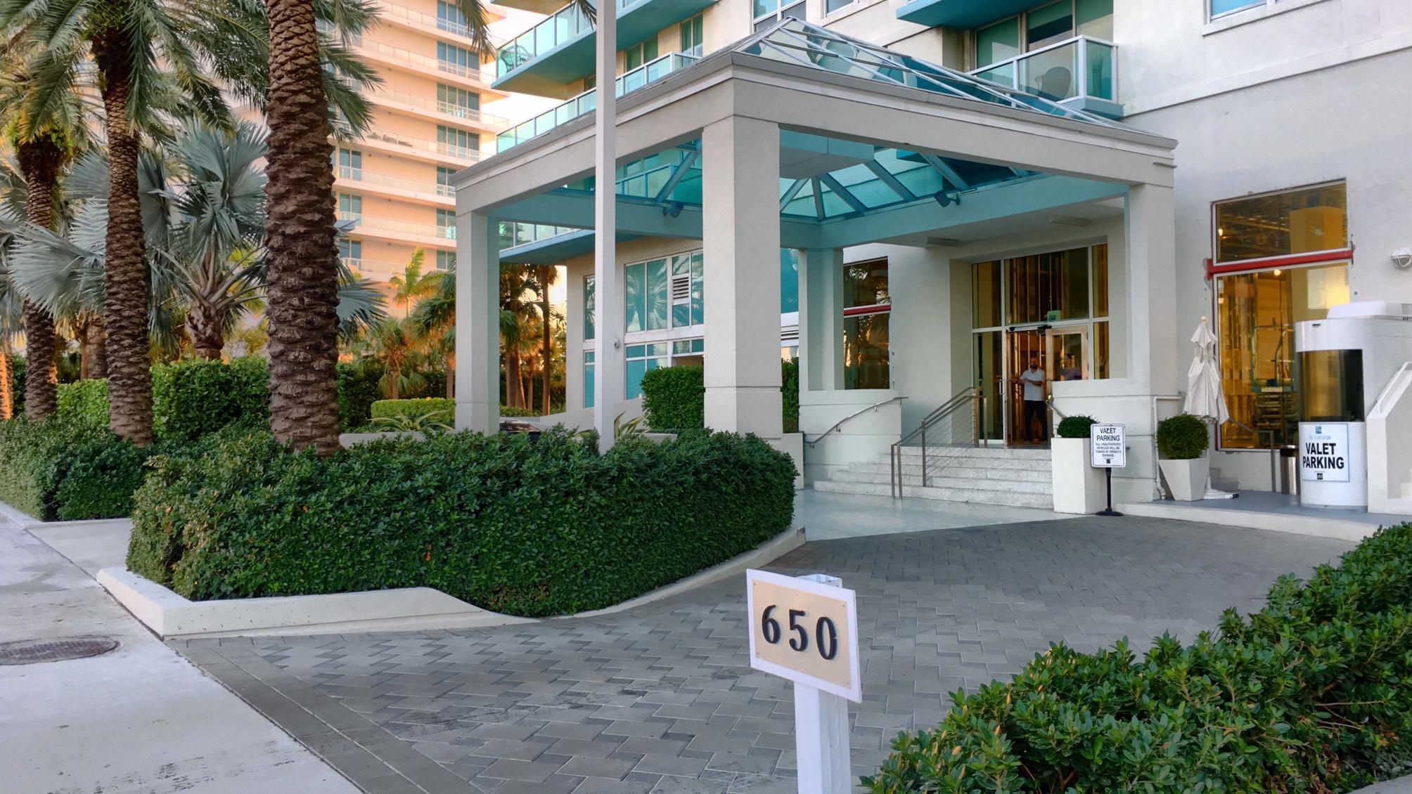 THE FLORIDIAN CONDO - Residential Lease
