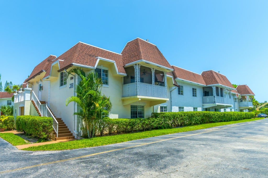 Photo of 706 SE 2ND Avenue #429, Deerfield Beach, FL 33441 (MLS # B26066382)