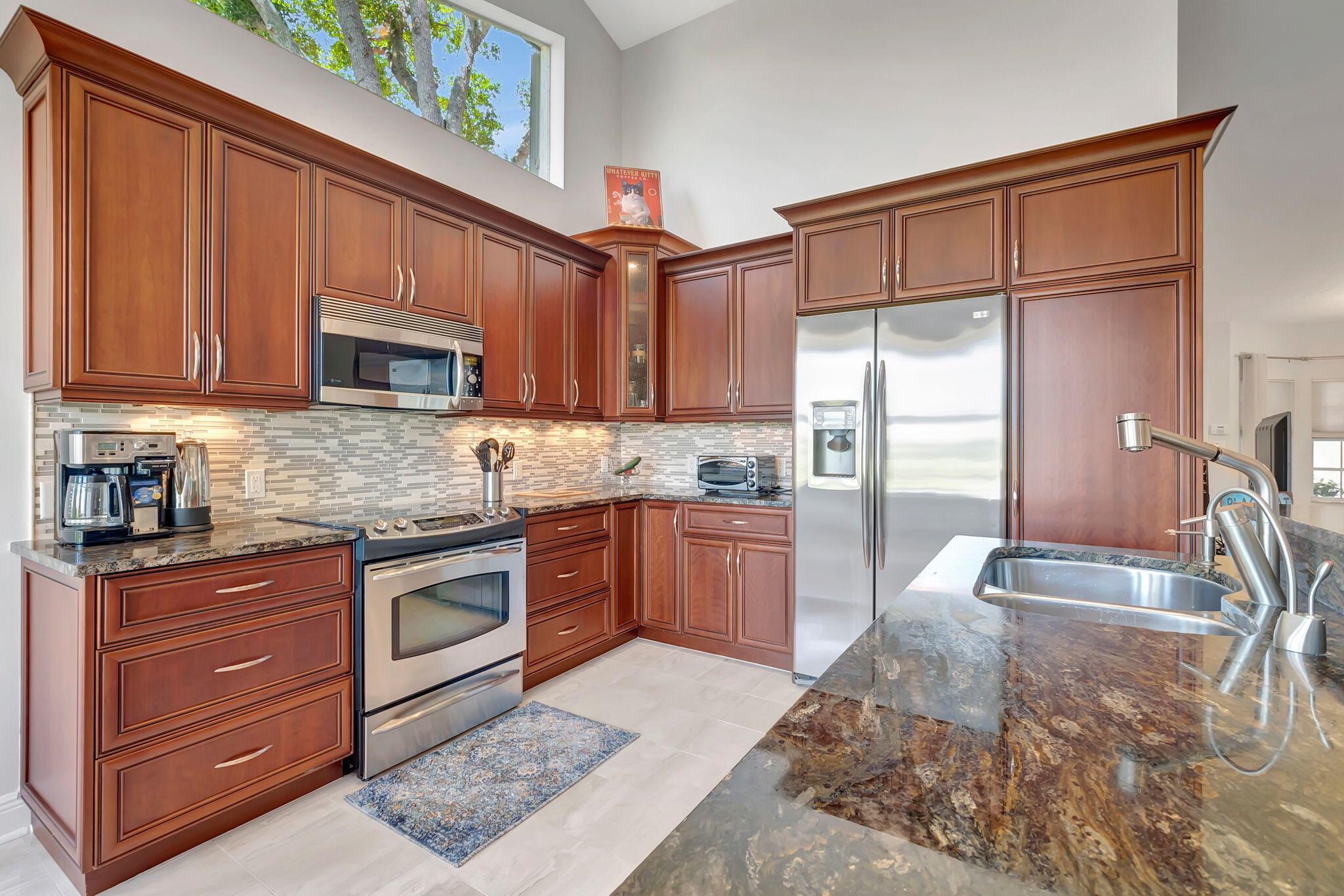 ABERDEEN 14 - Residential Lease