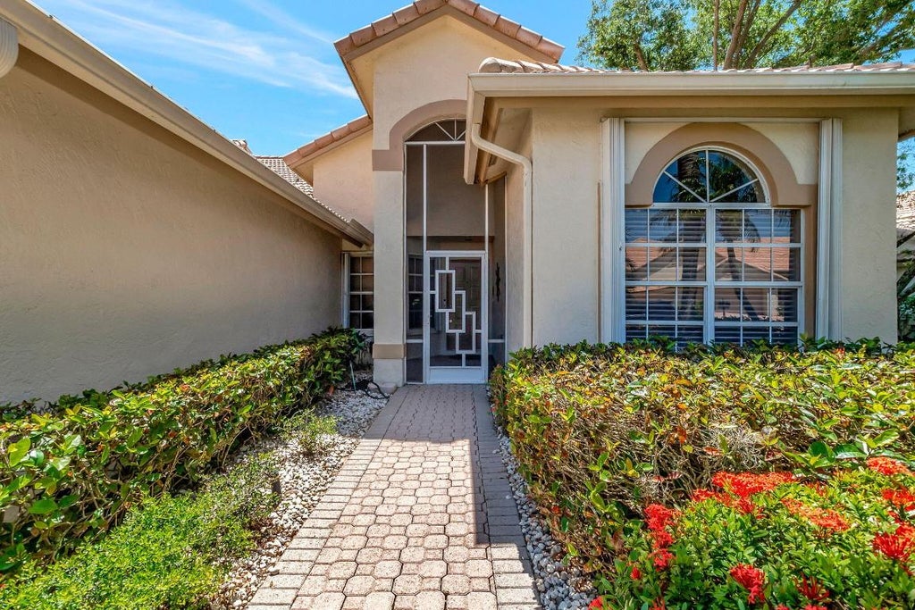 Photo of 7136 Ashford Lane, Boynton Beach, FL 33472 (MLS # R11129067)