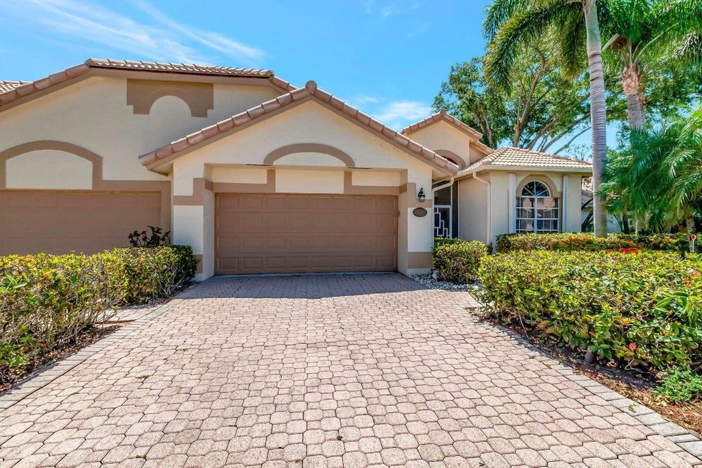 Photo of 7136 Ashford Lane, Boynton Beach, FL 33472 (MLS # R11129067)