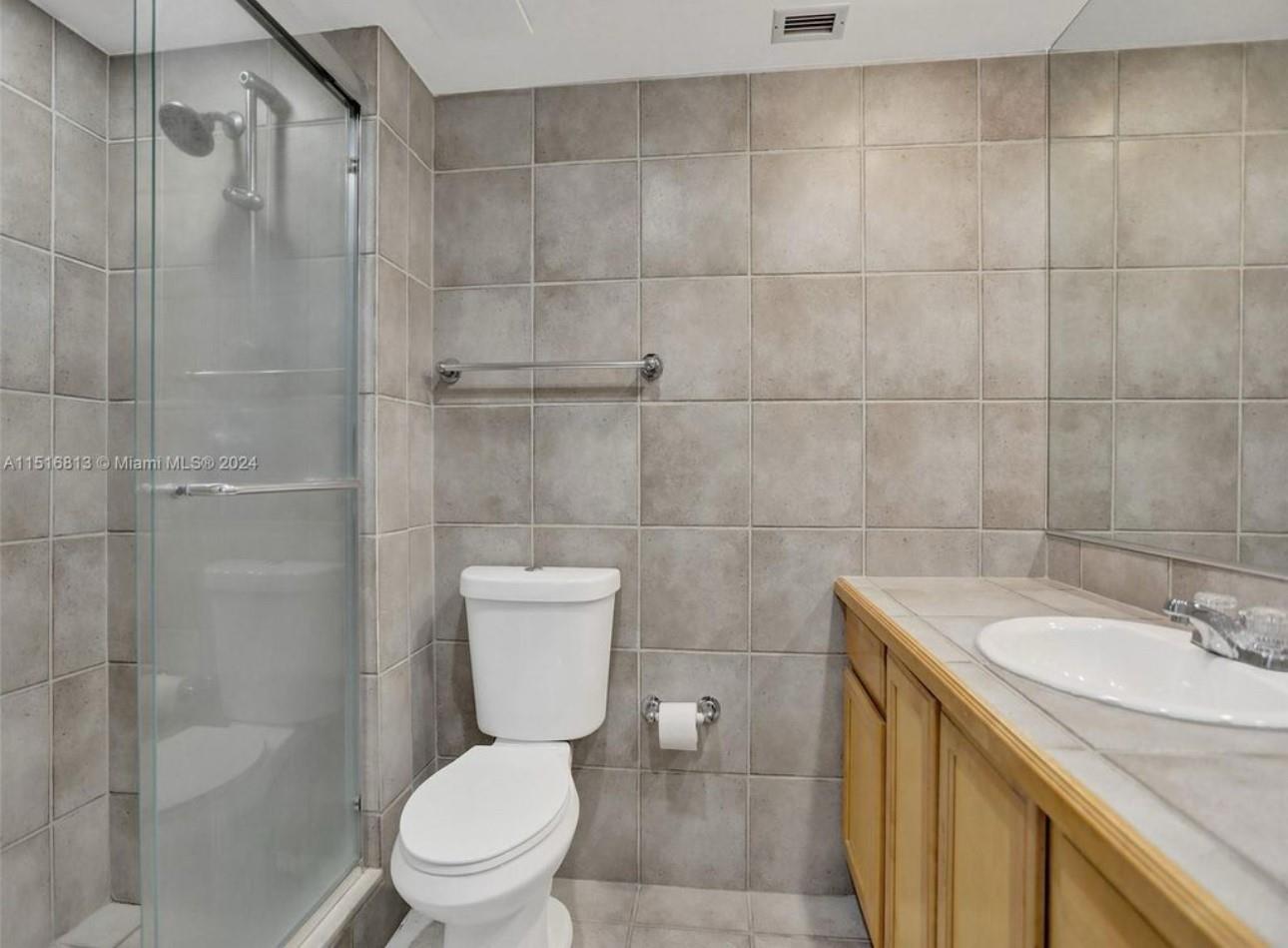 Majorca Towers Condoi - Residential Lease