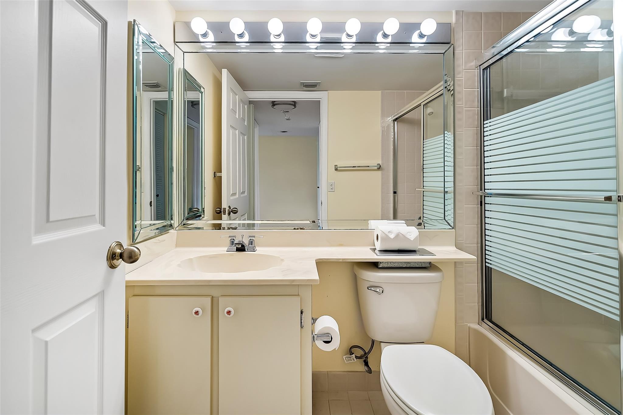 DEVON @ KINGS POINT - Residential