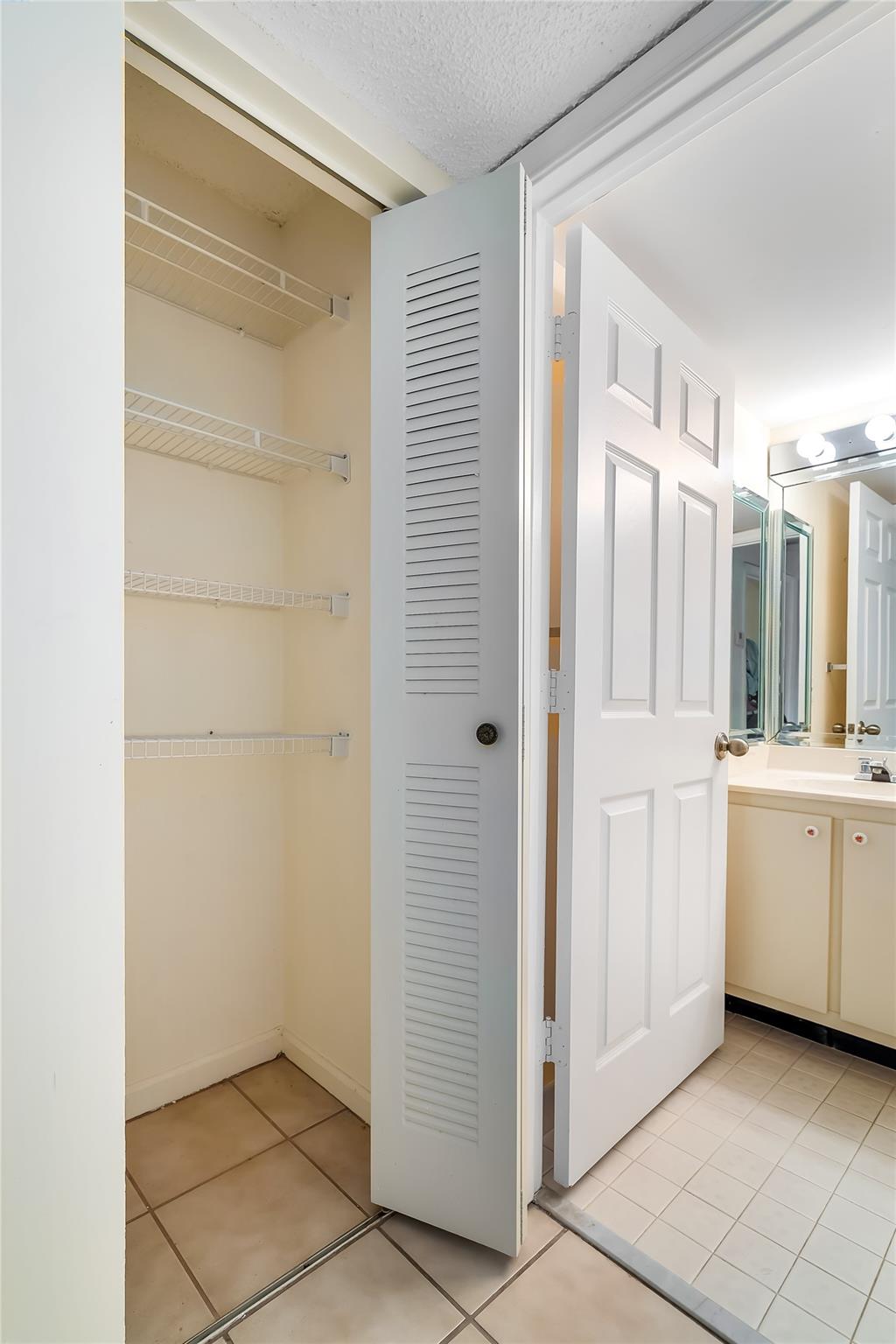 DEVON @ KINGS POINT - Residential