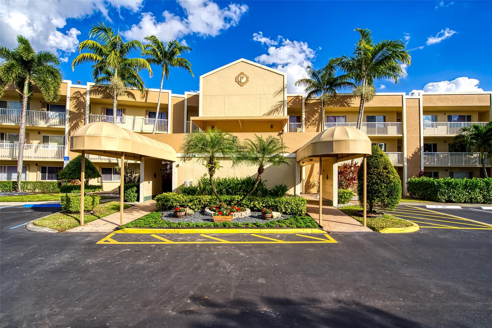 DEVON @ KINGS POINT - Residential