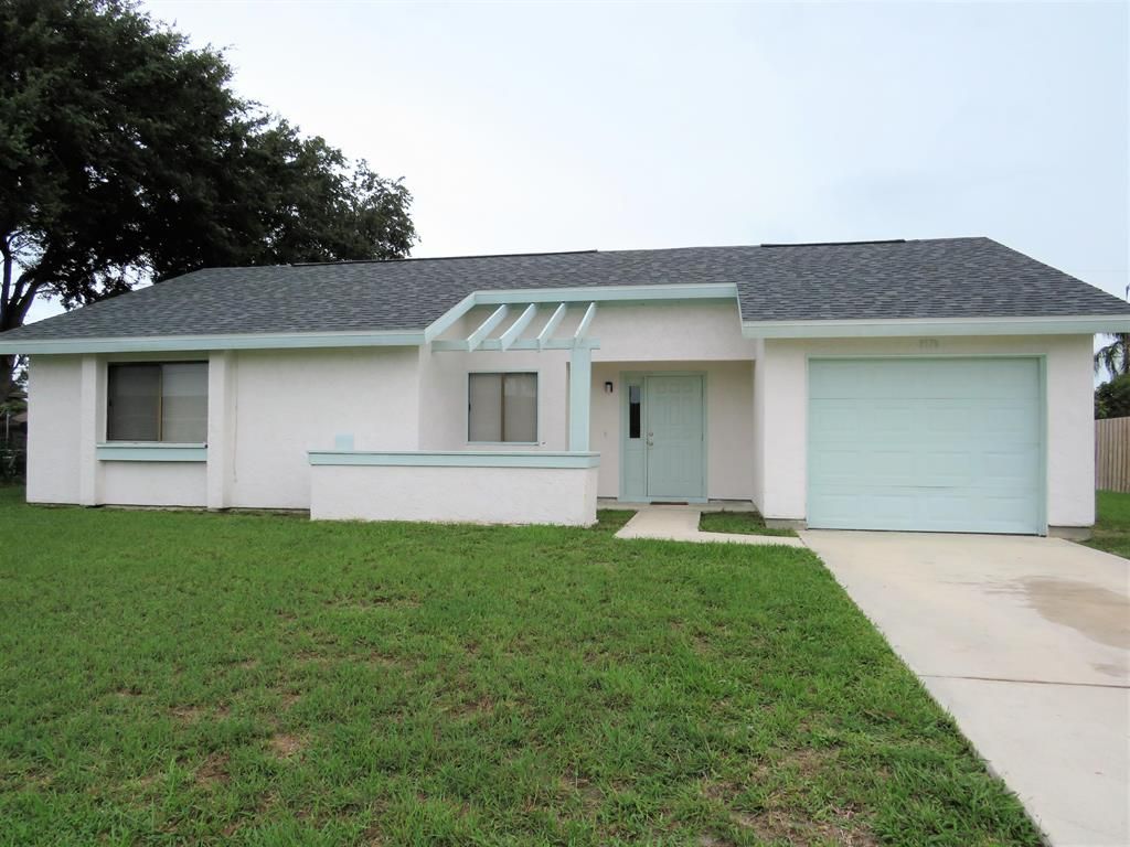 Photo of 2178 SE Sunflower Street St, Port St Lucie, FL 34952 (MLS # R10726517)