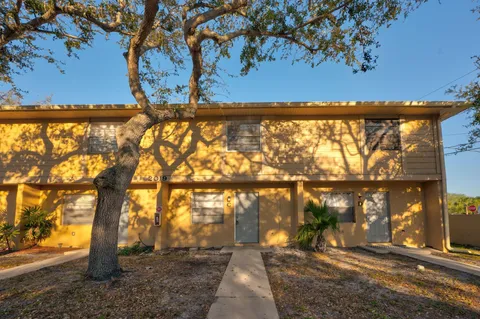 2019 Oleander Blvd Unit C, Fort Pierce, FL MLS: F10493237