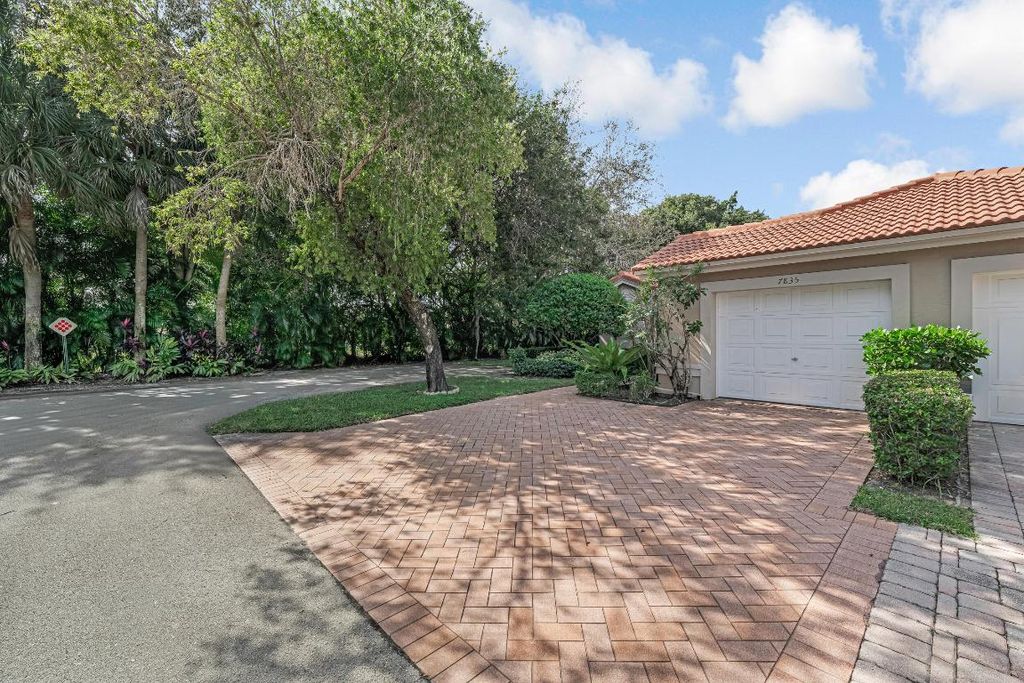 Photo of 7835 Majestic Palm Drive, Boynton Beach, FL 33437 (MLS # R11140315)