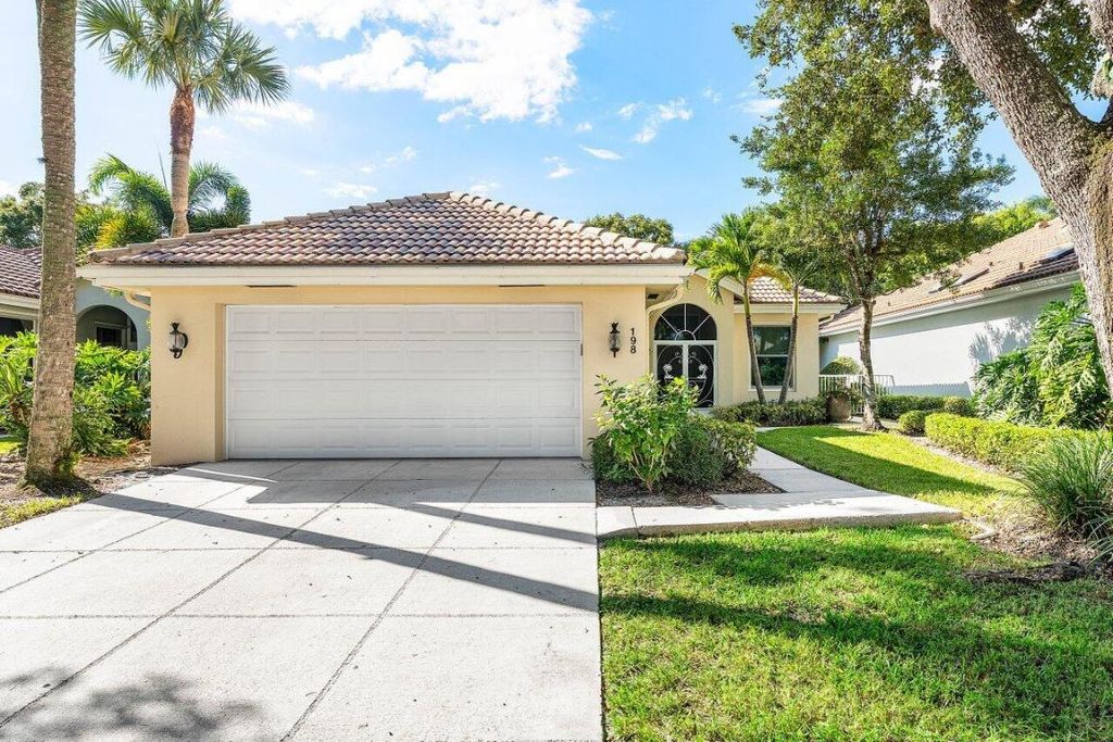 Photo of 198 Hampton Circle, Jupiter, FL 33458 (MLS # R11135824)